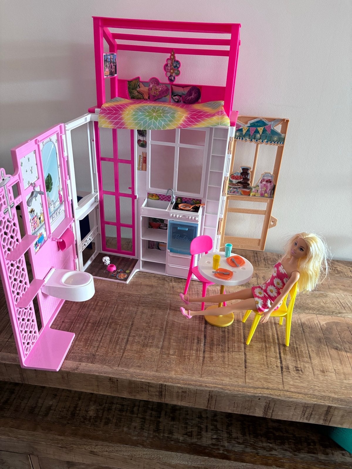Barbie Huis met Meubels en Barbiepop, Ophalen of Verzenden, Gebruikt, Poppenhuis