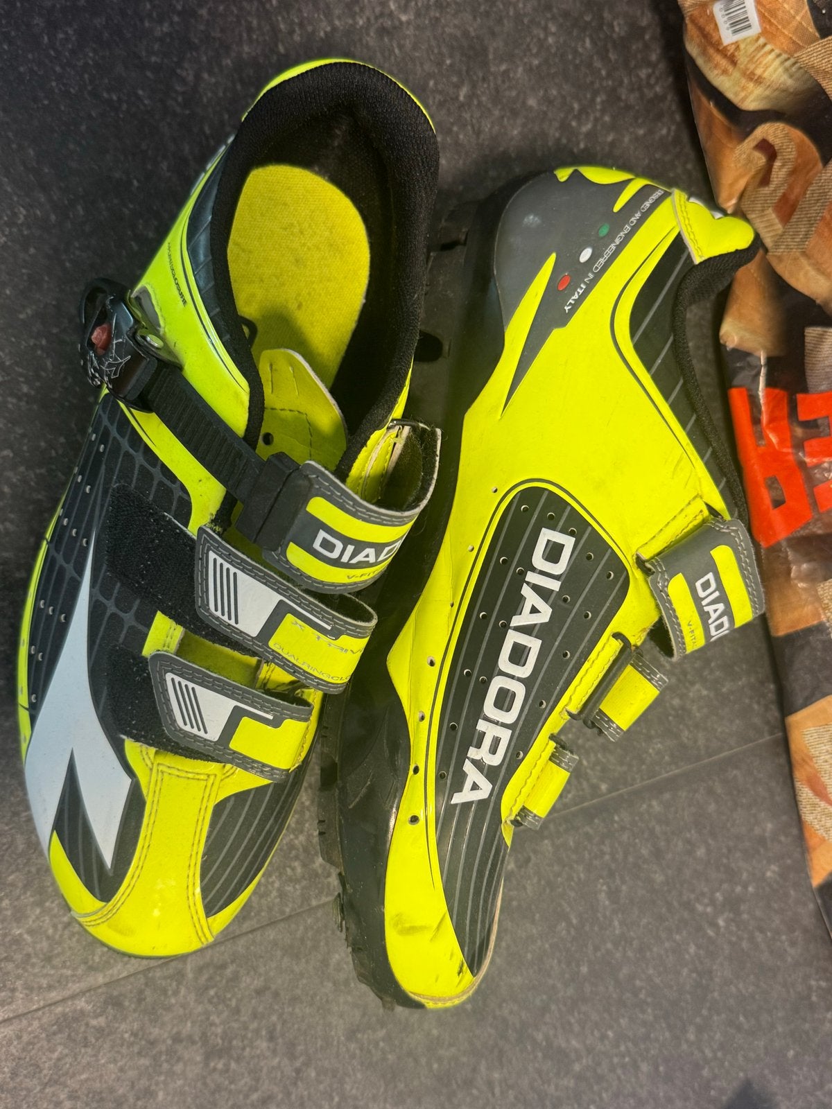 Diadora Fietsschoenen - Maat 41 - Geel/Zwart, Gebruikt, Heren, Schoenen, Ophalen of Verzenden