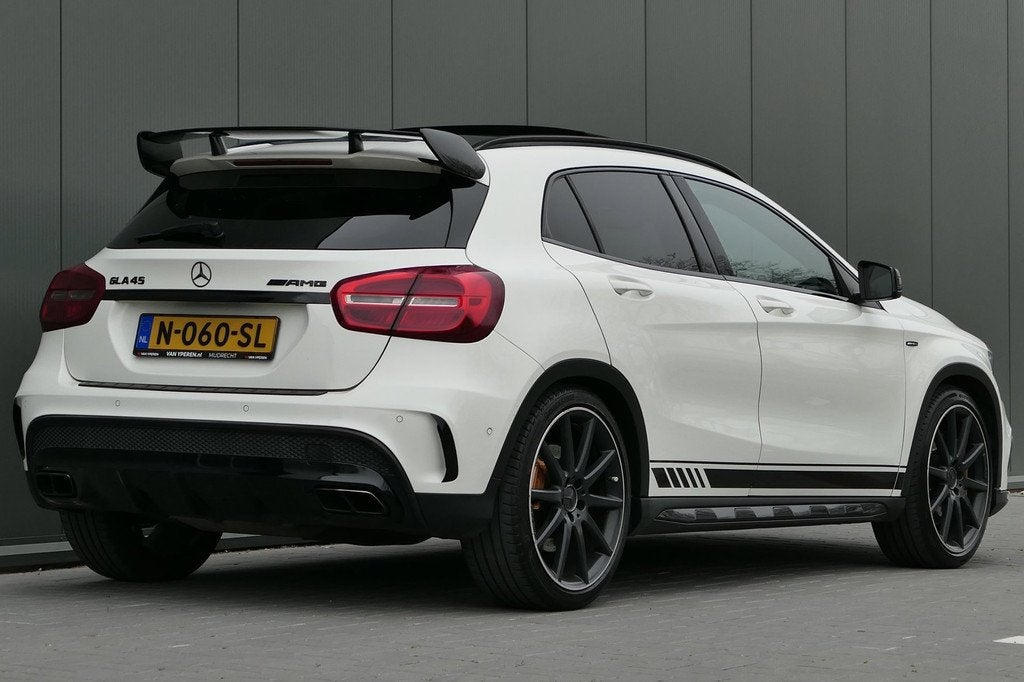 Mercedes-Benz GLA-klasse AMG 45 4MATIC First edition Panoram, Auto's, Mercedes-Benz, Gebruikt, 4 cilinders, Wit, Leder