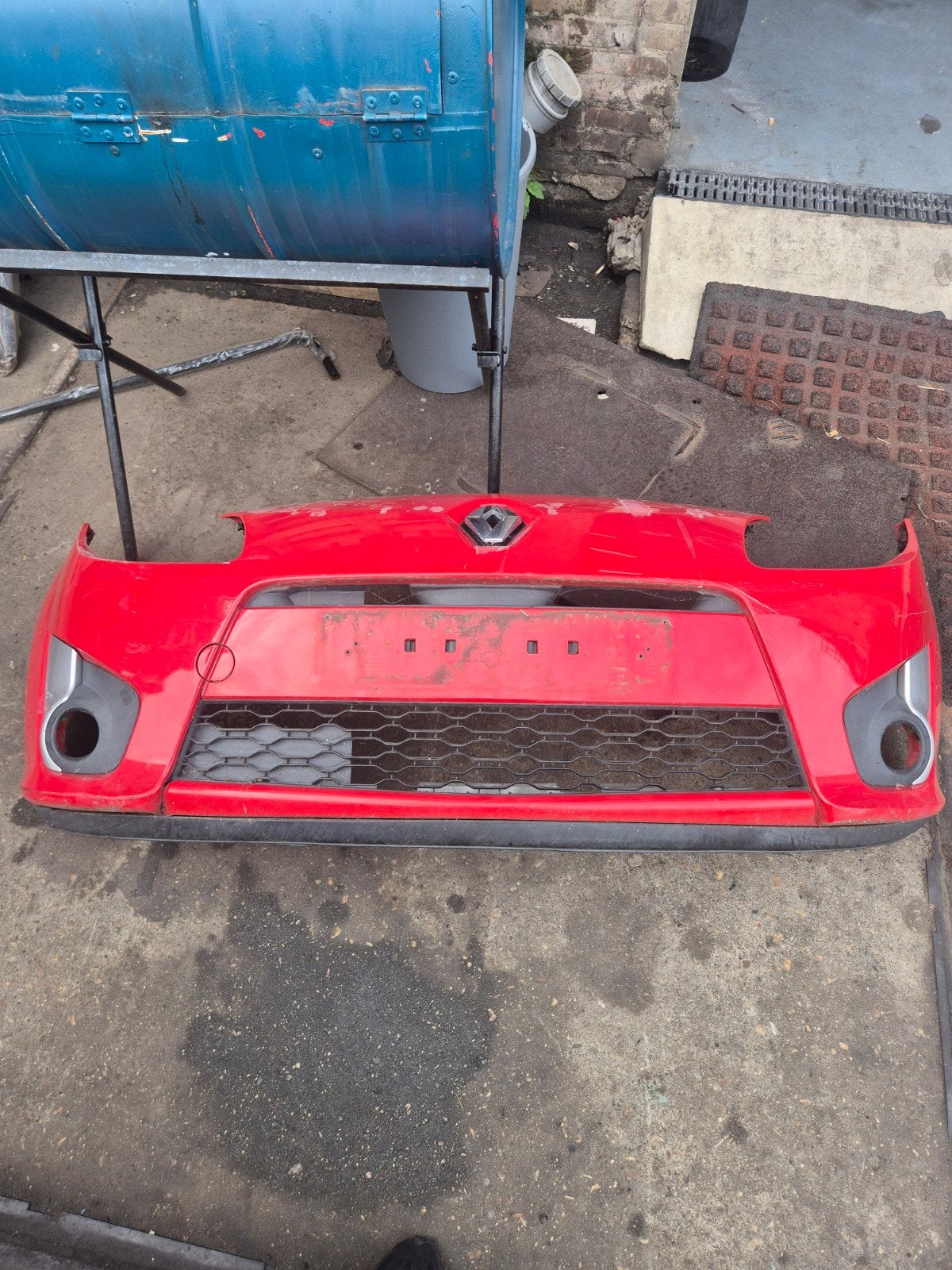 Renault Twingo II Voorbumper 2008 - Opnieuw spuiten nodig, Gebruikt, Ophalen of Verzenden, Bumper, Renault