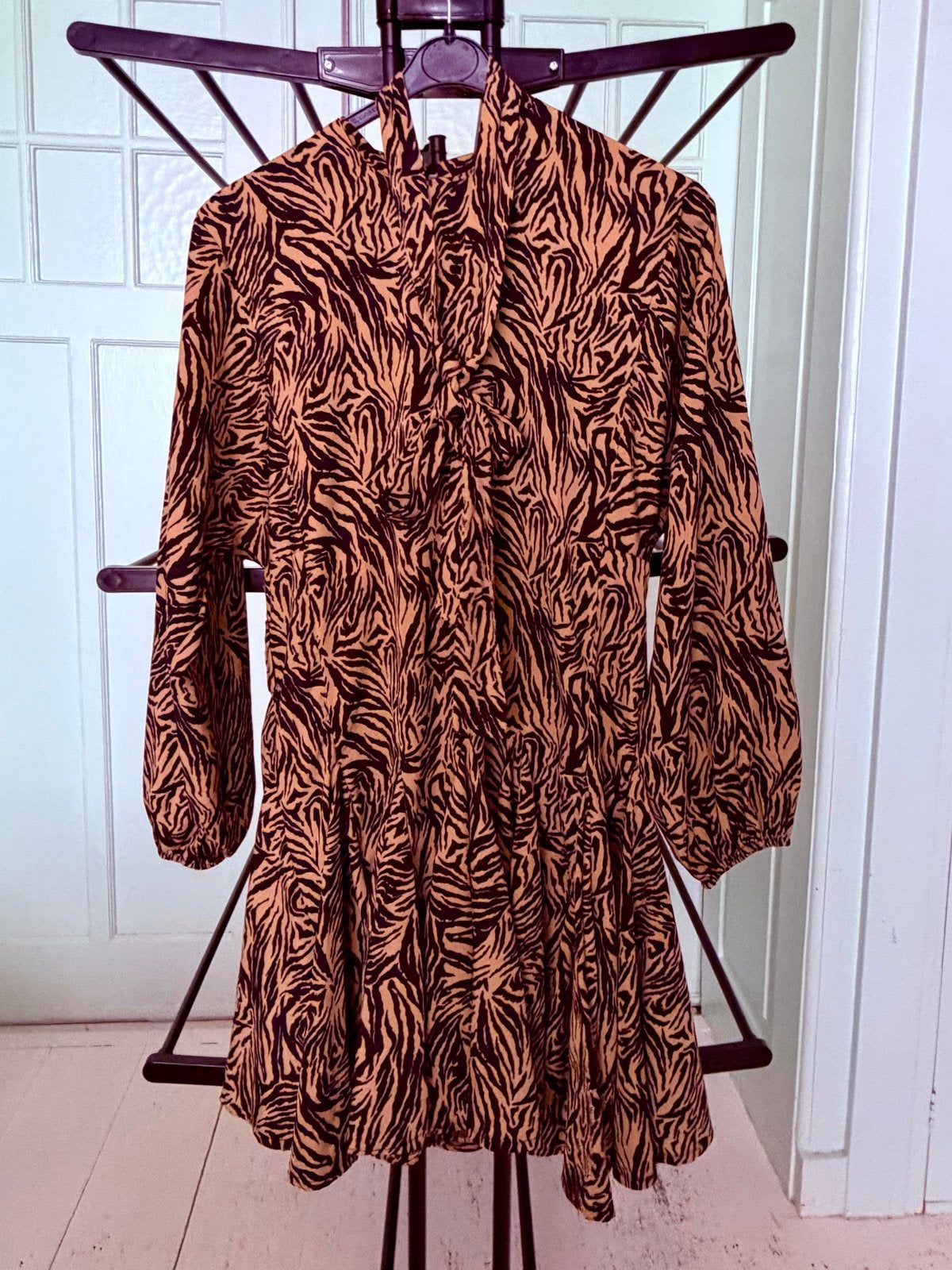 Loavies Tijgerprint Zebraprint Jurkje XS S, Bruin, Ophalen of Verzenden, Zo goed als nieuw, Knielengte