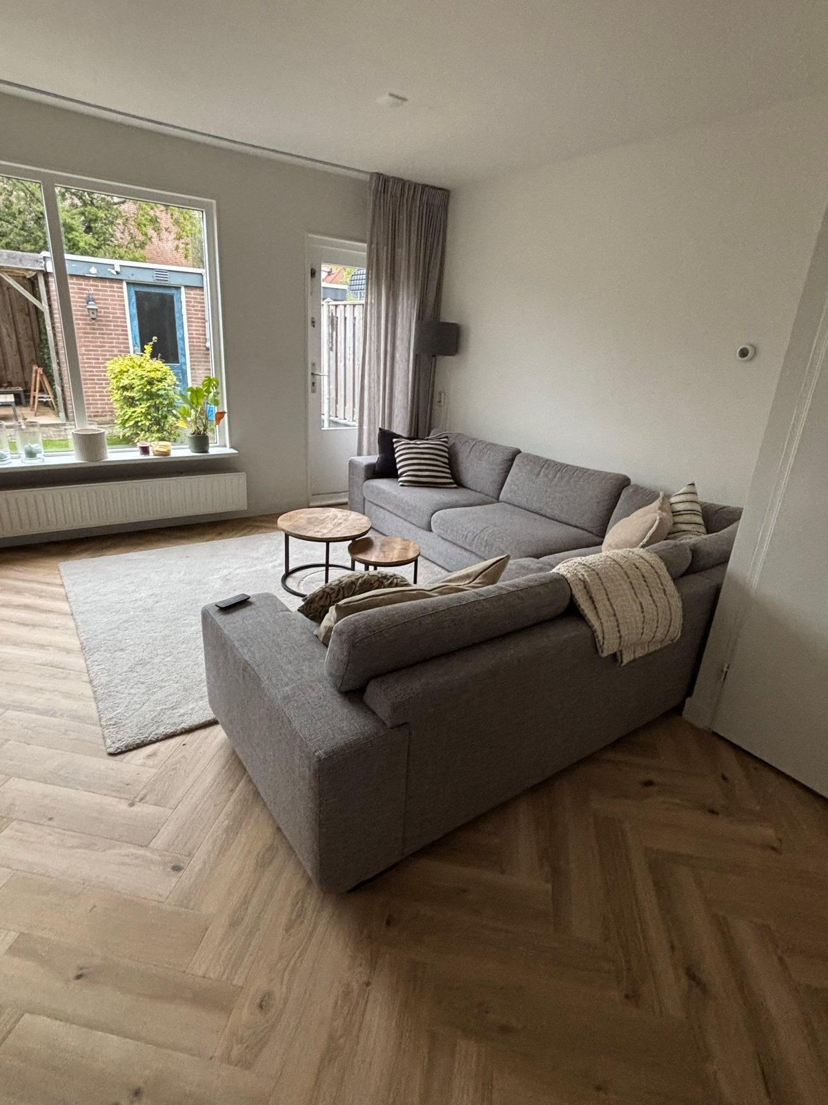Foto 6 van Grijze hoekbank - 3.00x2.60 mtr - Vlekken te reinigen