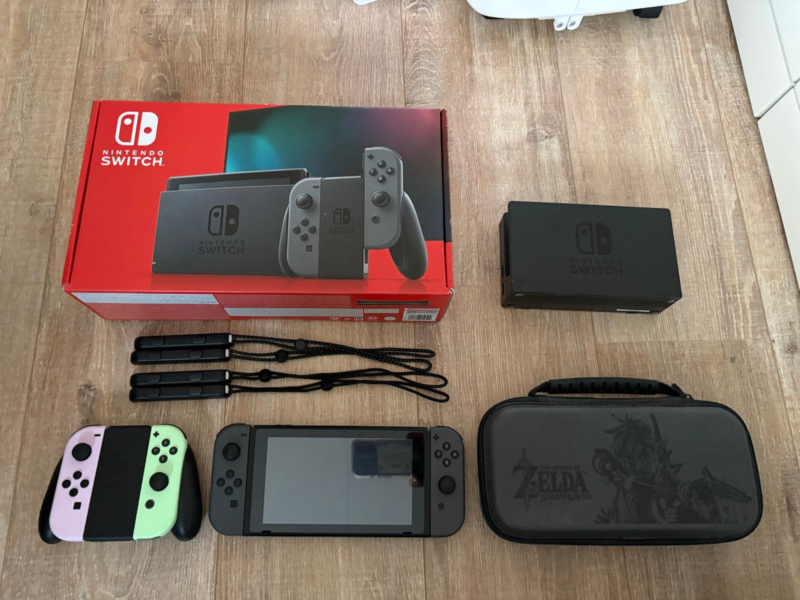 Nintendo Switch (2019 model) - Zo goed als nieuw, Switch 2019 Upgrade, Ophalen of Verzenden, Zo goed als nieuw, Met 3 controllers of meer