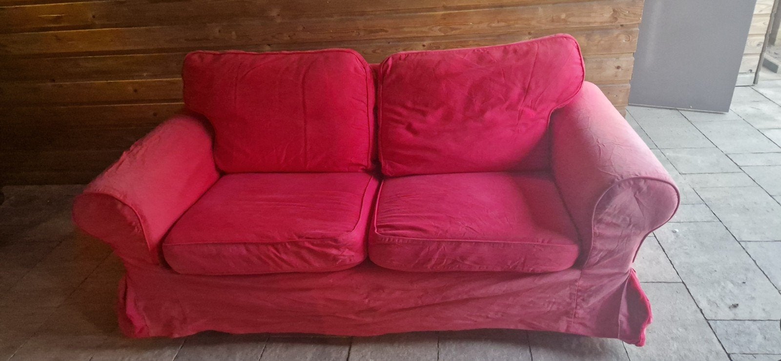 Gratis rode tweepersoonsbank Ektorp, Ophalen, Gebruikt, 150 tot 200 cm, Tweepersoons