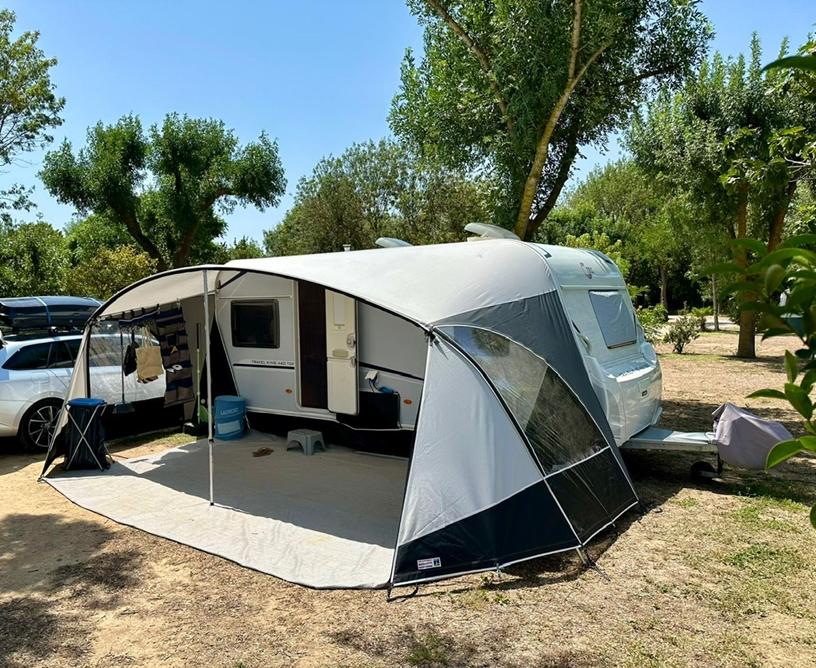 TEC Travel King 460 TDF 2009 - Ruime en complete caravan, T.E.C., Rondzit, Frans bed, Particulier
