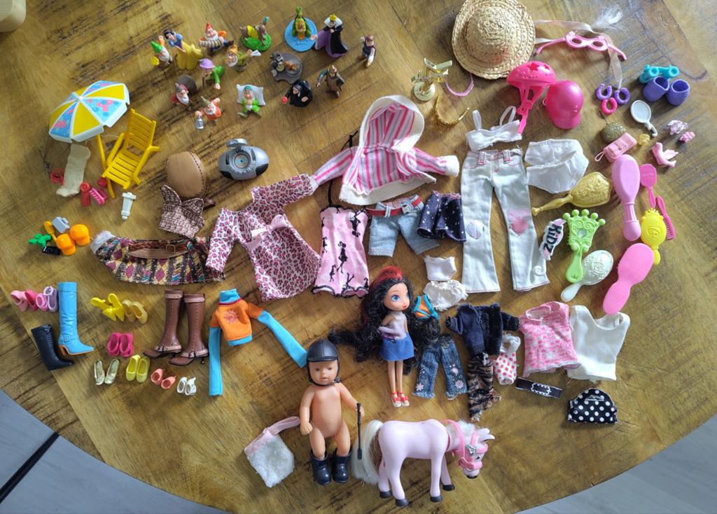Selectie Barbie kleding/accesoires, baby born, Playmobil ed, Ophalen, Gebruikt, Barbie