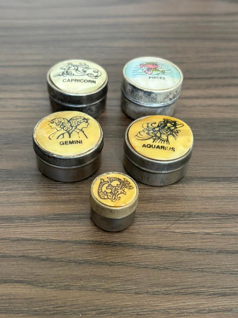 Vintage parelmoer sterrenbeeld pillendoosjes / ringdoosjes, Ophalen of Verzenden
