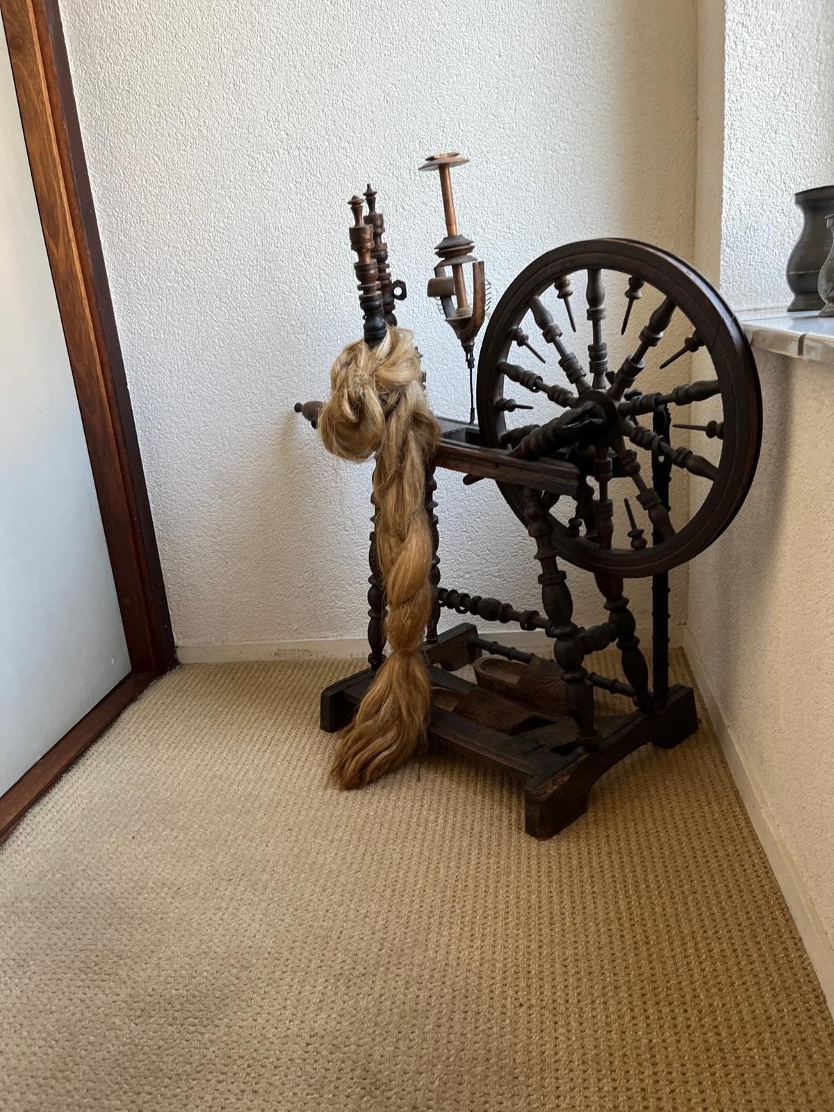 Antiek spinnewiel - Decoratief en functioneel, Ophalen, Gebruikt
