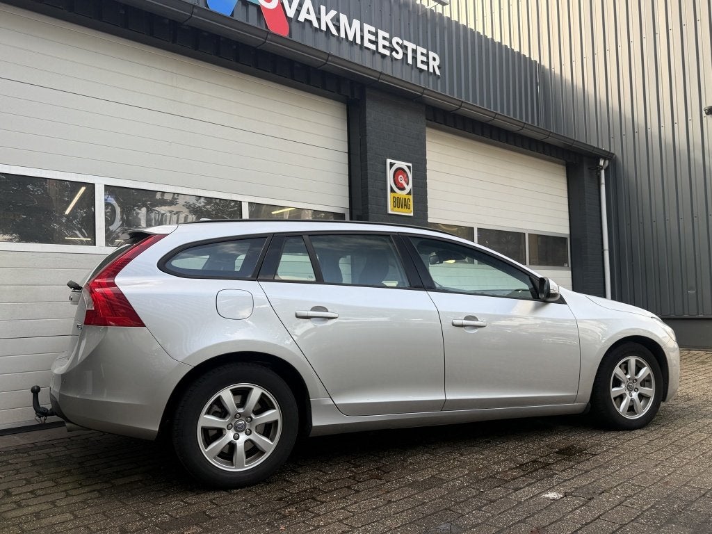 Volvo V60 2.4 D5 Summum, Voorwielaandrijving, Euro 5, Gebruikt, 1514 kg
