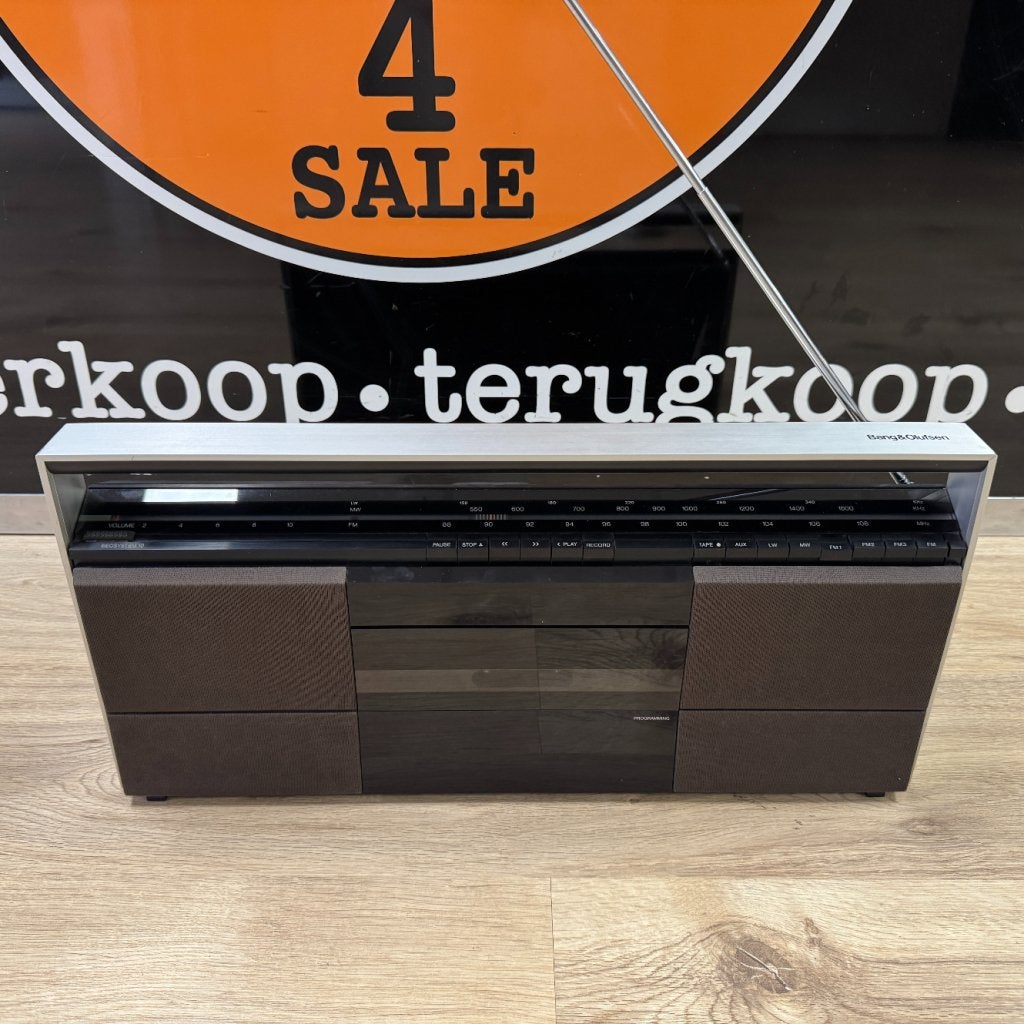 Bang & Olufsen Beosystem 10 | Type 1521 | Zie omschrijving, Bang en Olufson, Support@bangenolufson.com, Bang & Olufsen Group
Peter Bangs Vej 15
7600 Struer
Denmark