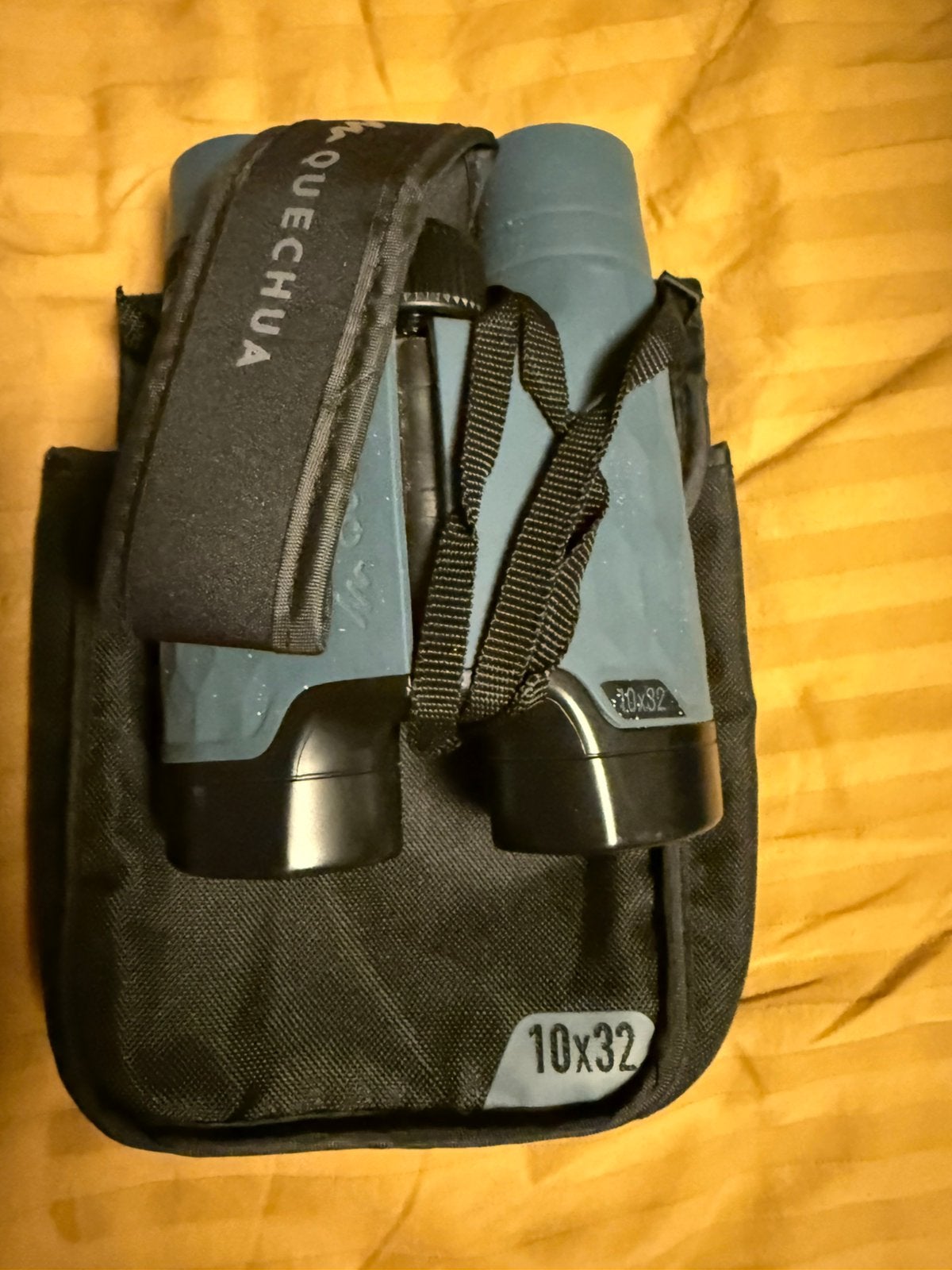 Verrekijker 10x32 quechua, Ophalen, Zo goed als nieuw, Overige typen