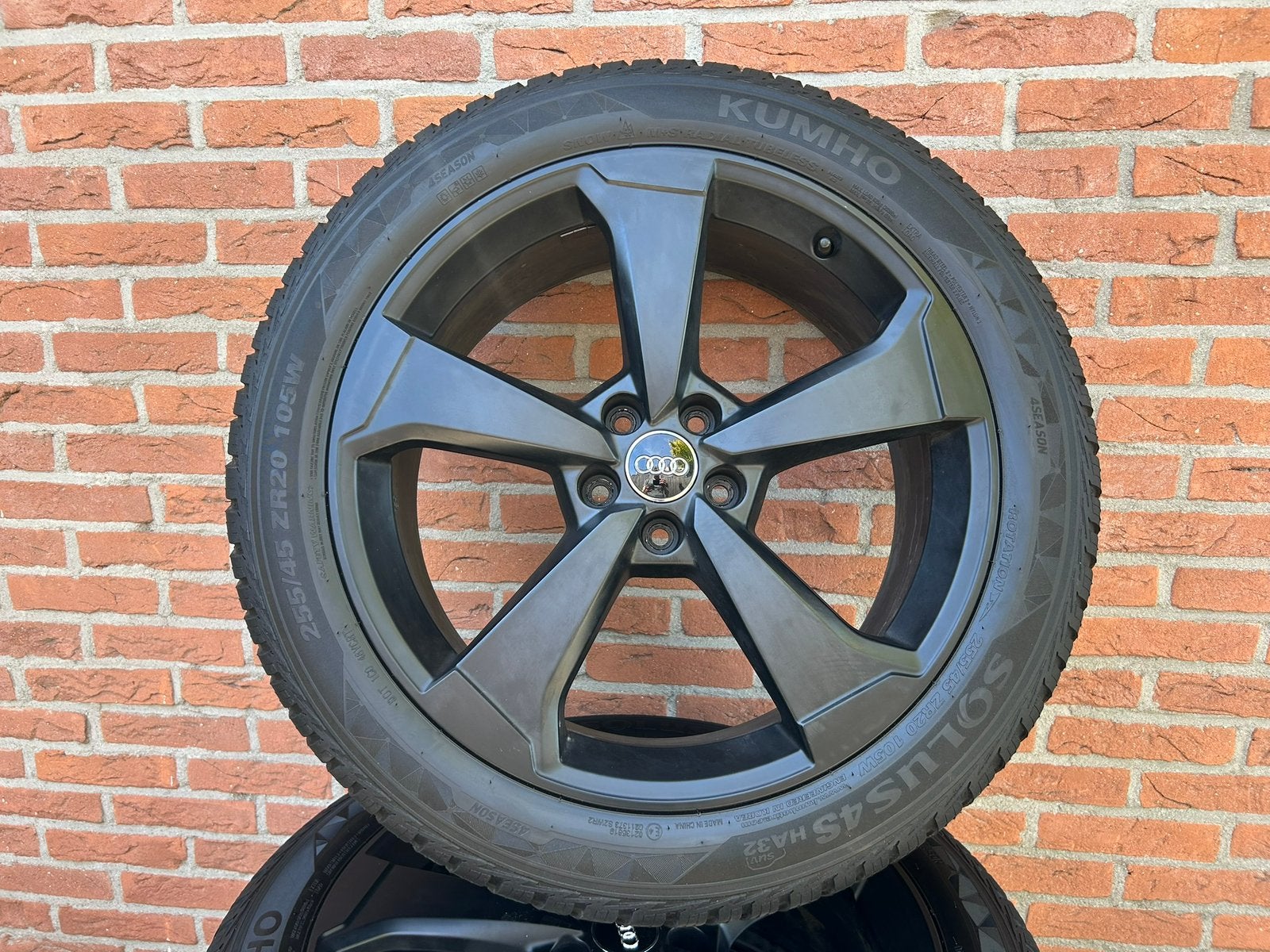 Originele Audi rotor Q5 SQ5 20 inch Kuhmo Allseason 2025, Ophalen, Audi, Gebruikt, 255 mm