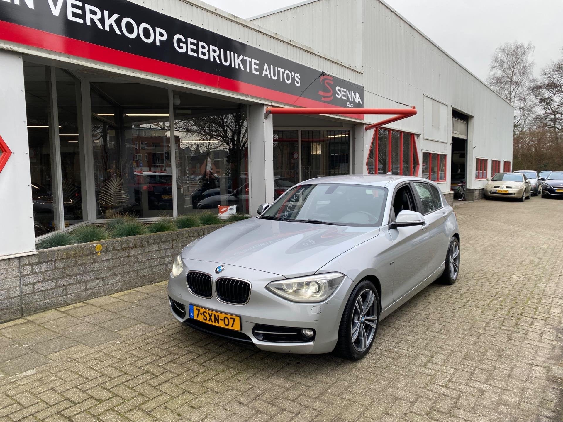 BMW 1-serie 114i Sport Edition - 12-2013 - INCL BTW - Leer, Auto's, 1-Serie, Euro 5, Achterwielaandrijving, Gebruikt