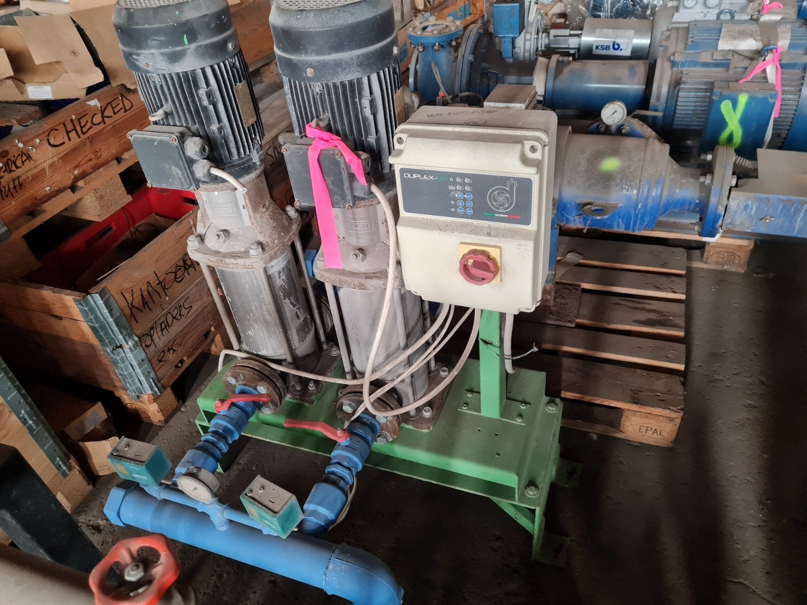 Dubbele waterpomp met bedieningspaneel, Ophalen