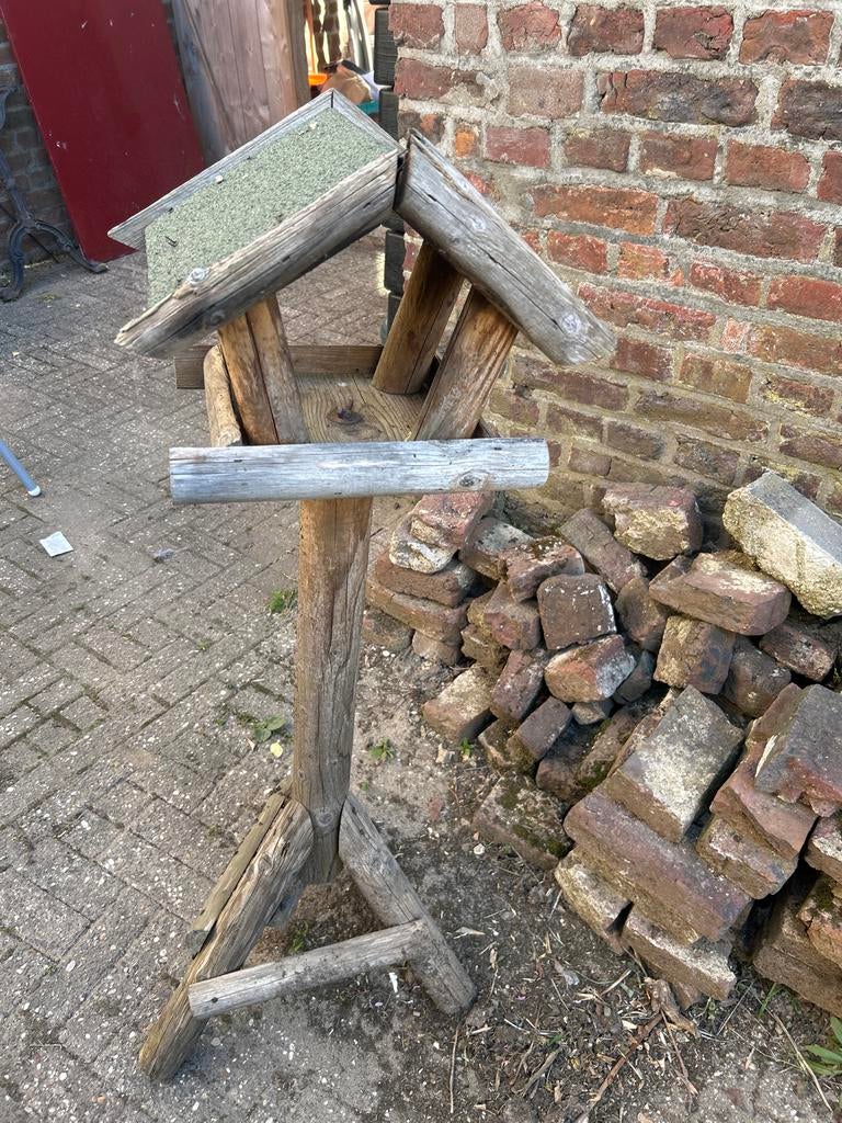 Vogelhuisje in gebruikte staat - gratis af te halen, Tuin en Terras, Vogelhuisjes en Vogelbaden, Ophalen, Gebruikt