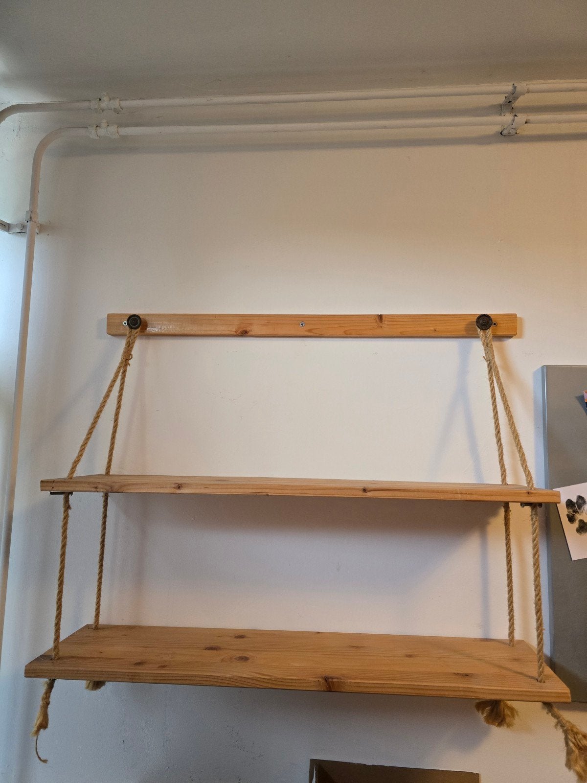 Houten wandplank met touwophanging, Ophalen, Gebruikt