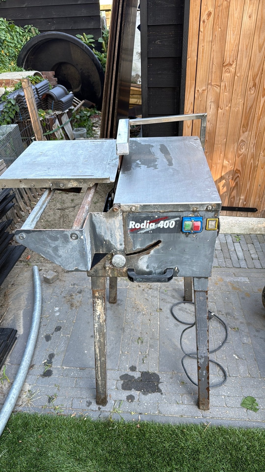 Rodia 400 tegelzaagtafel., Doe-het-zelf en Verbouw, Gereedschap | Zaagmachines, Ophalen, Zo goed als nieuw, 1200 watt of meer