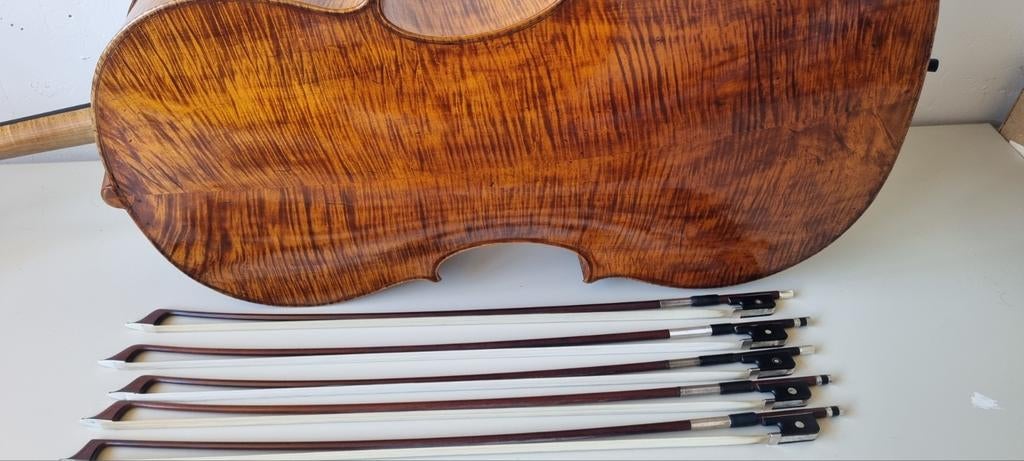 cello Paris, Muziek en Instrumenten, Strijkinstrumenten | Cello's, Ophalen of Verzenden, Zo goed als nieuw