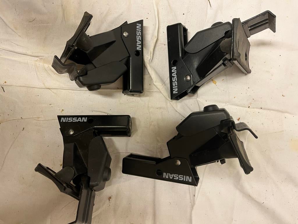 Nissan dakdrager voetenset, Auto diversen, Dakdragers, Ophalen, Gebruikt