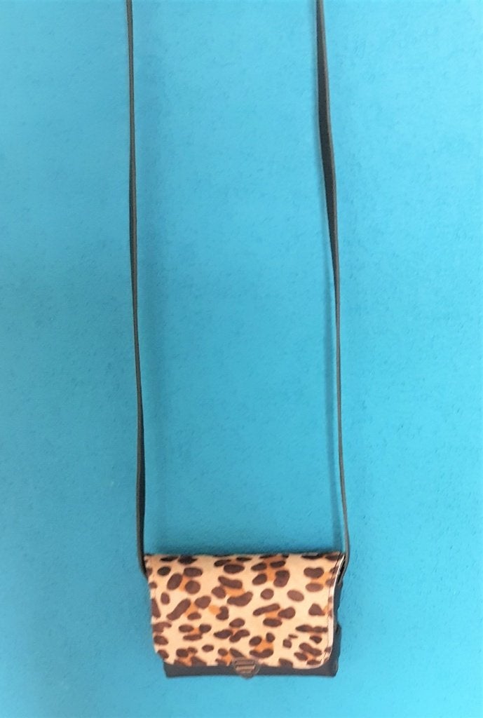 NIEUW Elvy Crossbody Schoudertasje Panter., Overige kleuren, Nieuw, Leer, Ophalen