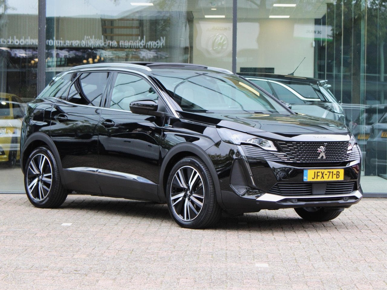 Peugeot 3008 1.6 HYbrid 225 GT | Navi / Panoramadak / Focal, Automaat, Gebruikt, 4 cilinders, Parkeersensor