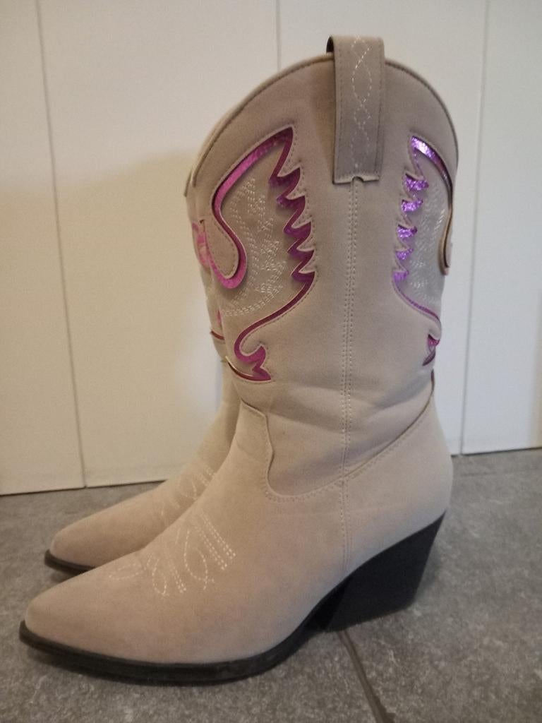 Hele nette cowboy laarzen maar 37, Kleding | Dames, Schoenen, Ophalen, Hoge laarzen, Beige, Sub55
