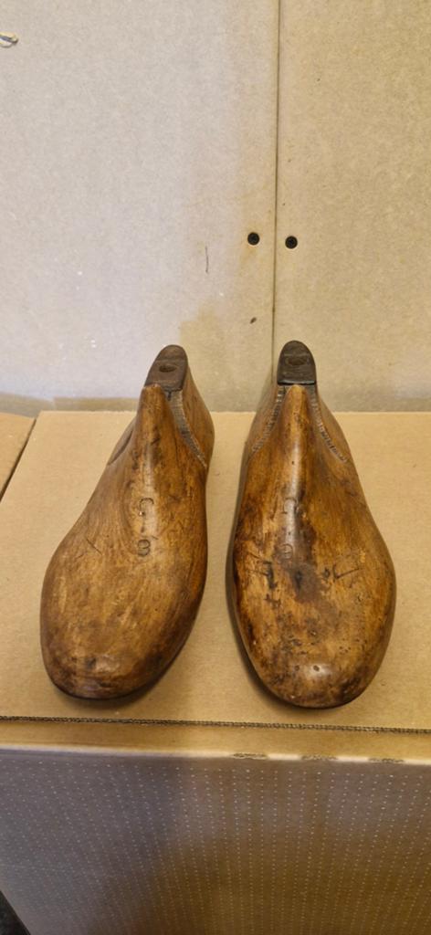 2 x oude houten leest voor schoenen, Antiek en Kunst, Antiek | Gereedschap en Instrumenten, Ophalen of Verzenden
