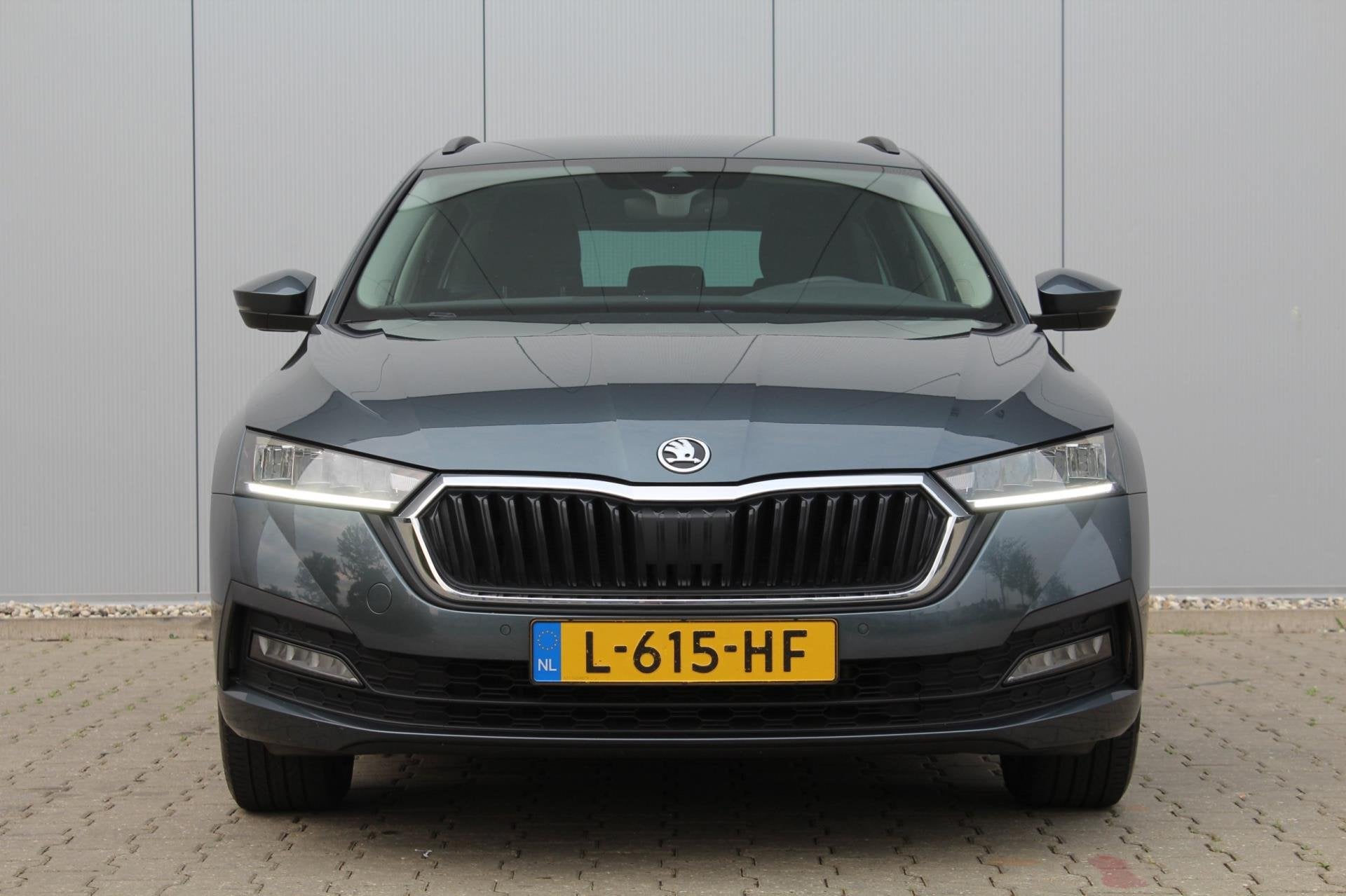 Skoda Octavia Combi 1.0 TSI Business Edition | Trekhaak | St, Auto's, Skoda, Dealer onderhouden, Stof, Gebruikt, Origineel Nederlands