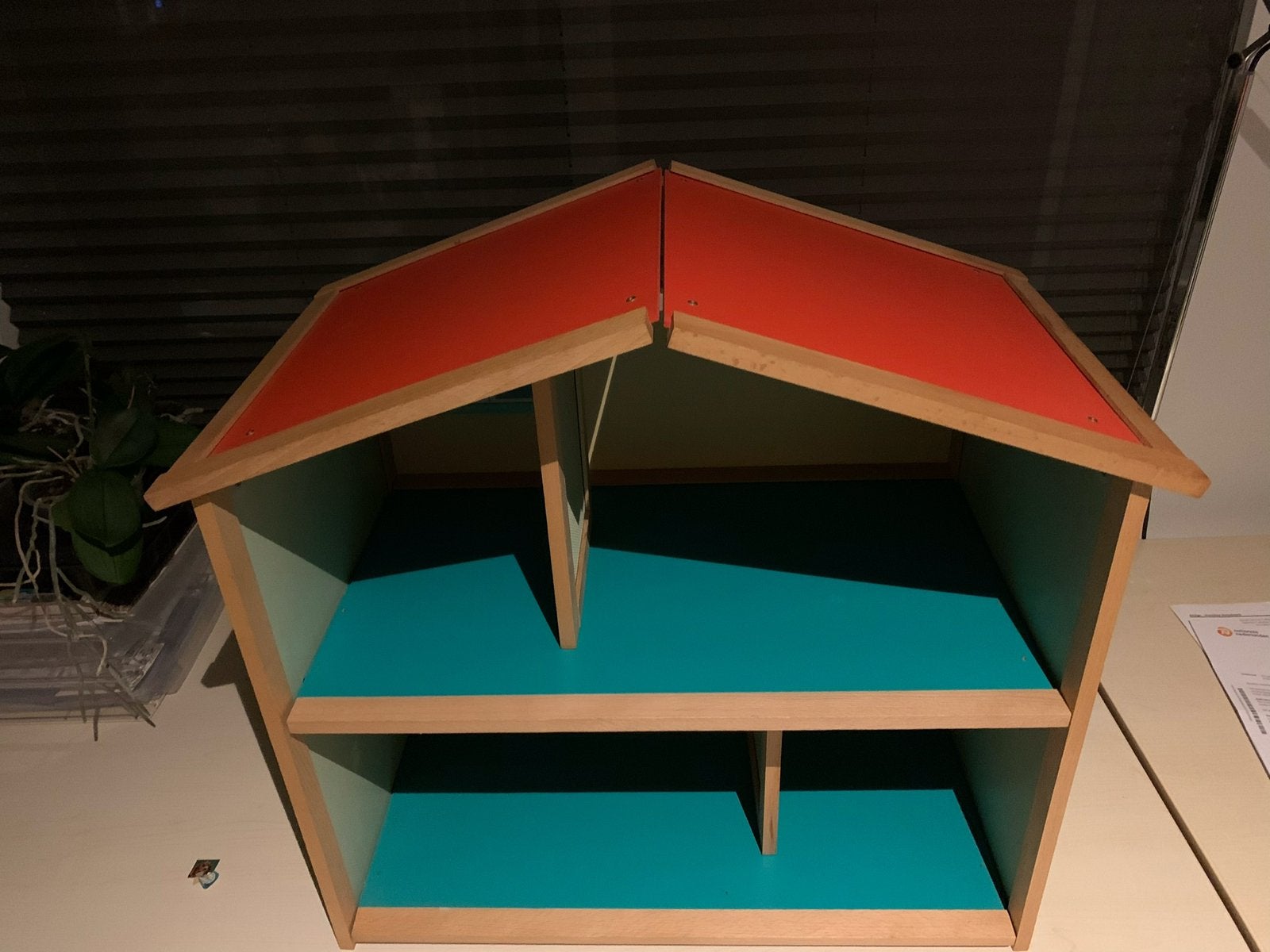 Poppenhuis met wat losse meubeltjes, Ophalen, Zo goed als nieuw, Poppenhuis