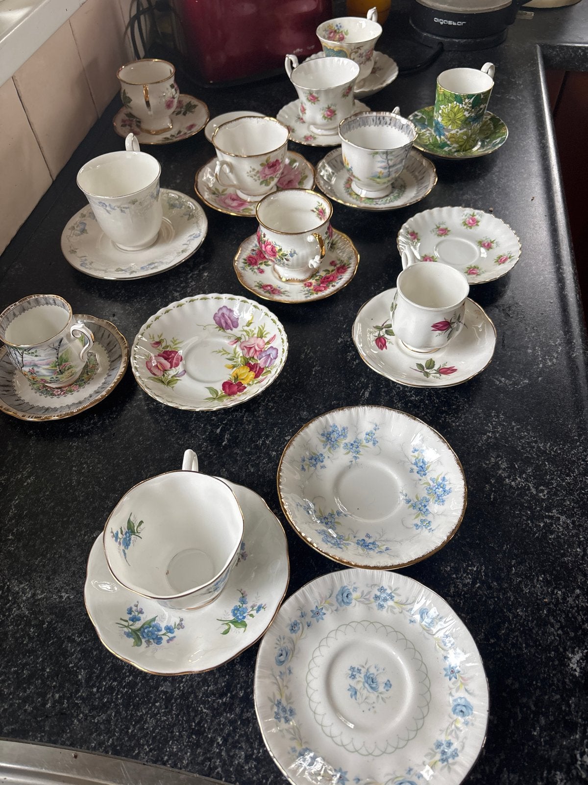 12 sets Royal Albert en enkele losse schotels RA, Ophalen
