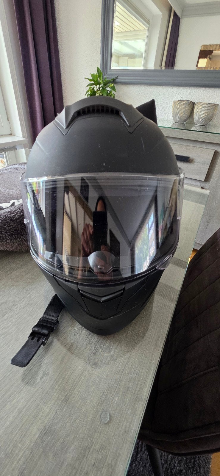 Vinz integraal motor helm met bluetooth en speaker.

Met eve, Motoren, Kleding | Motorhelmen, Ophalen of Verzenden, Tweedehands