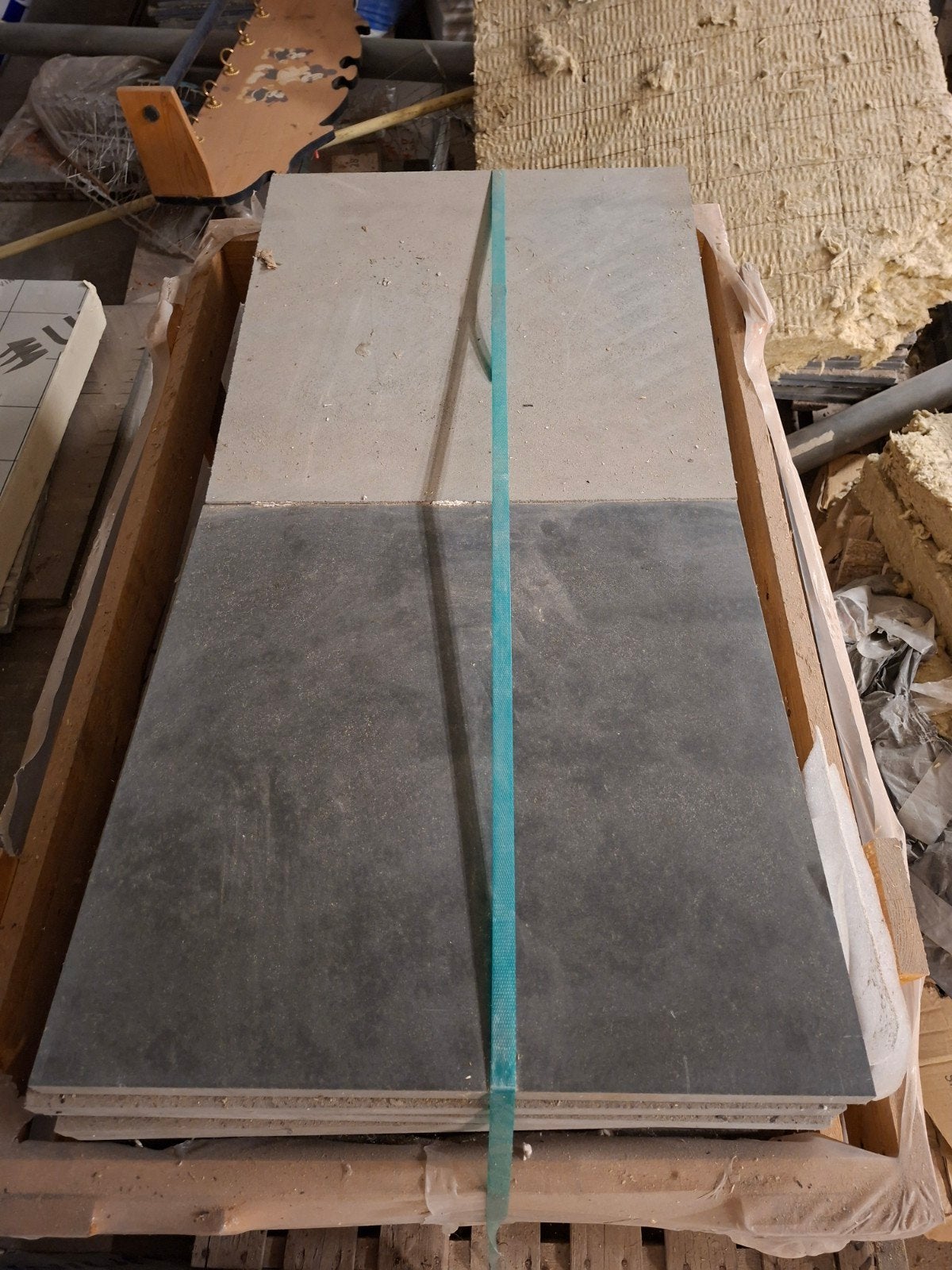 Basalt glad natuursteen 50x50x2 cm tegels 28 m2, Ophalen, 40 tot 60 cm, Nieuw, 10 m² of meer