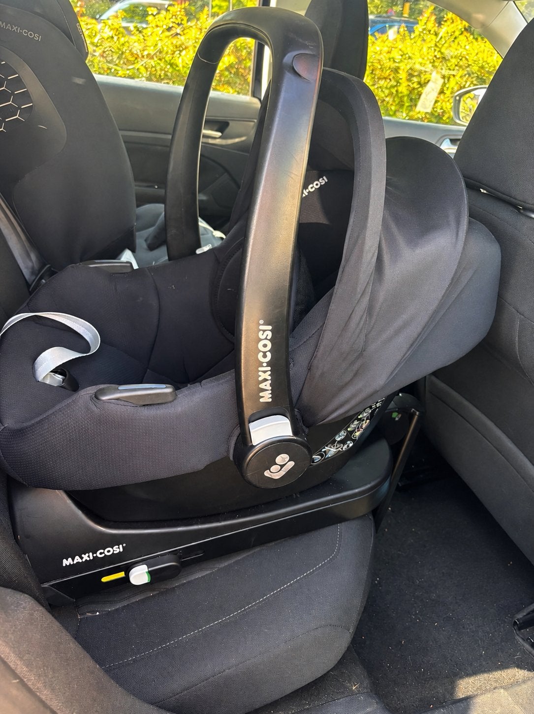 Maxi-Cosi Cabriofix & Cabriofix Base, Kinderen en Baby's, Autostoeltjes, Ophalen, Zo goed als nieuw, Isofix, 0 t/m 13 kg