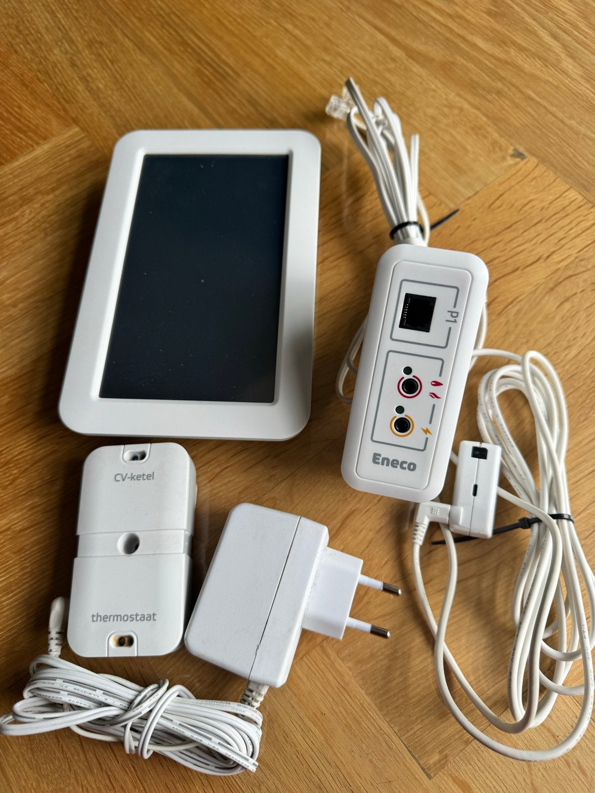 Eneco Toon thermostaat met CV-ketel en P1-meter, Doe-het-zelf en Verbouw, Ophalen, Slimme thermostaat, Gebruikt