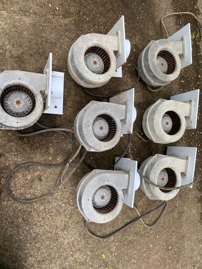 7 stuks ventilatoren ventilator beschermkap Lumitherm, Doe-het-zelf en Verbouw, Ventilatie en Afzuiging, Ophalen, Gebruikt, Ventilator