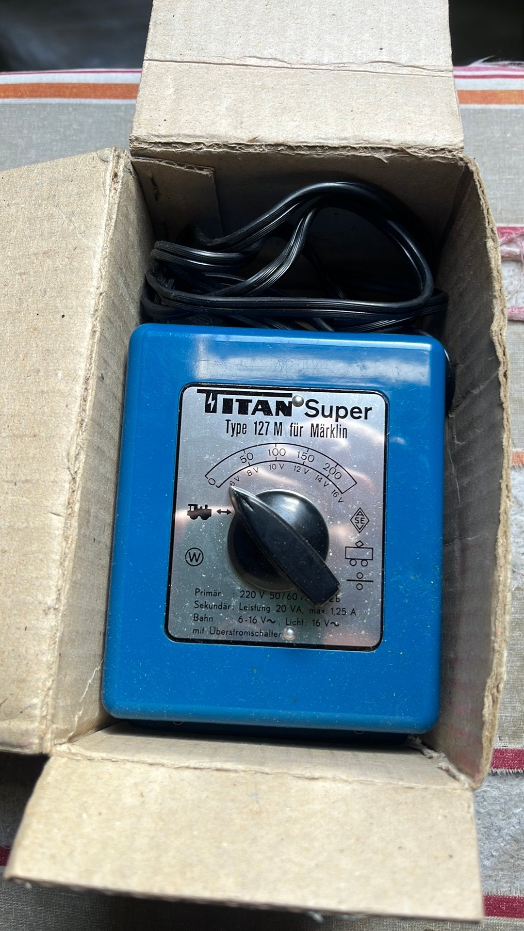 Te koop transformator van Titan, Hobby en Vrije tijd, Overige merken, Transformator of Voeding, Gebruikt, Gelijkstroom