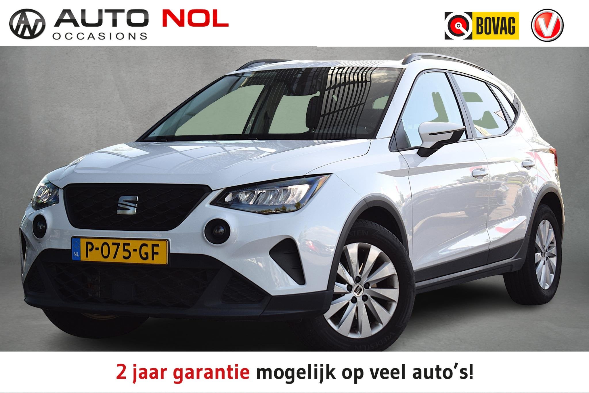 SEAT Arona 1.0 TSI Style Business Intense | Apple CarPlay |, Auto's, Stof, Gebruikt, 95 pk, Automatische klimaatregeling