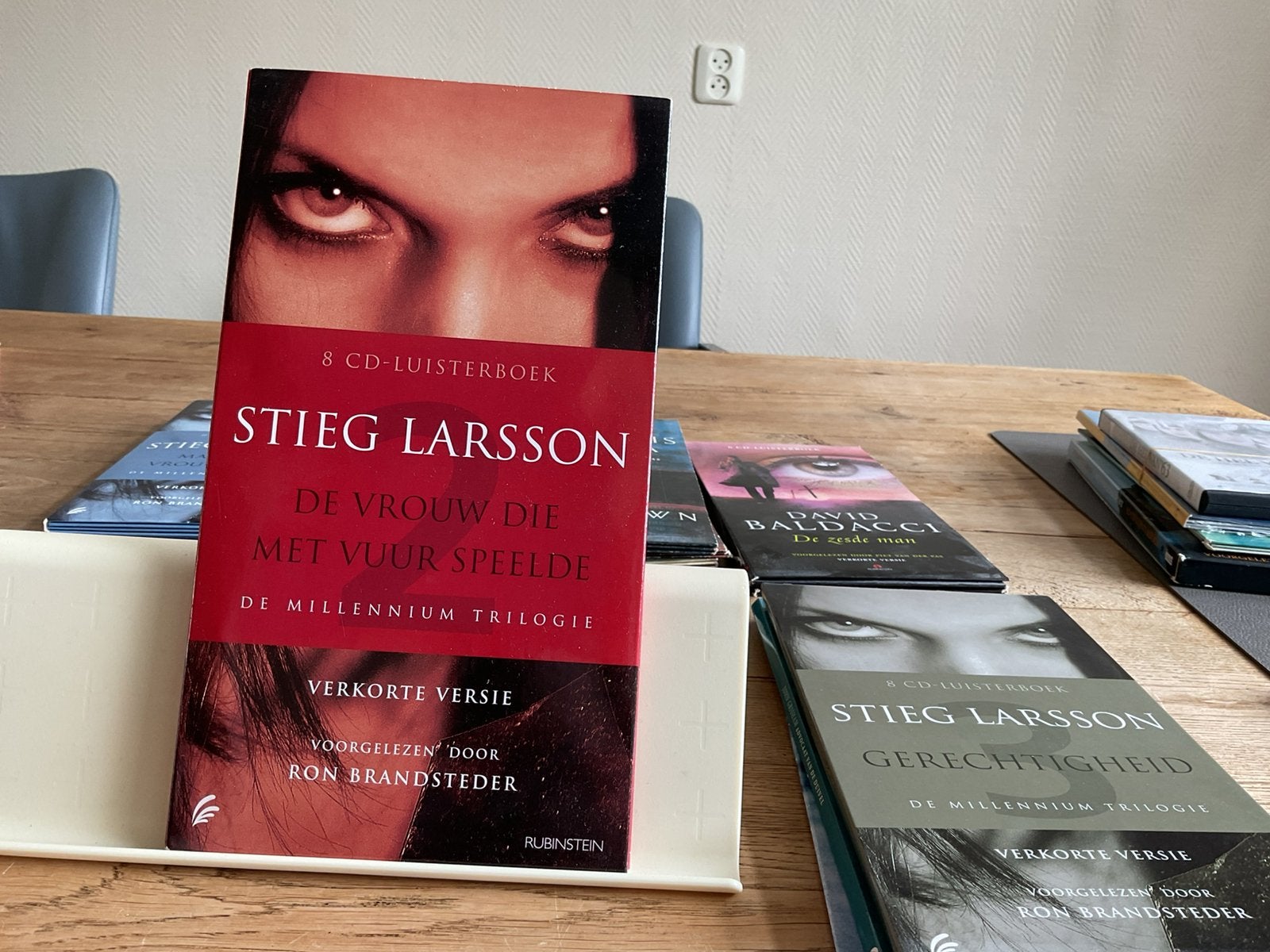 Stieg Larsson - De vrouw die met vuur speelde, Ophalen of Verzenden, Stieg Larsson