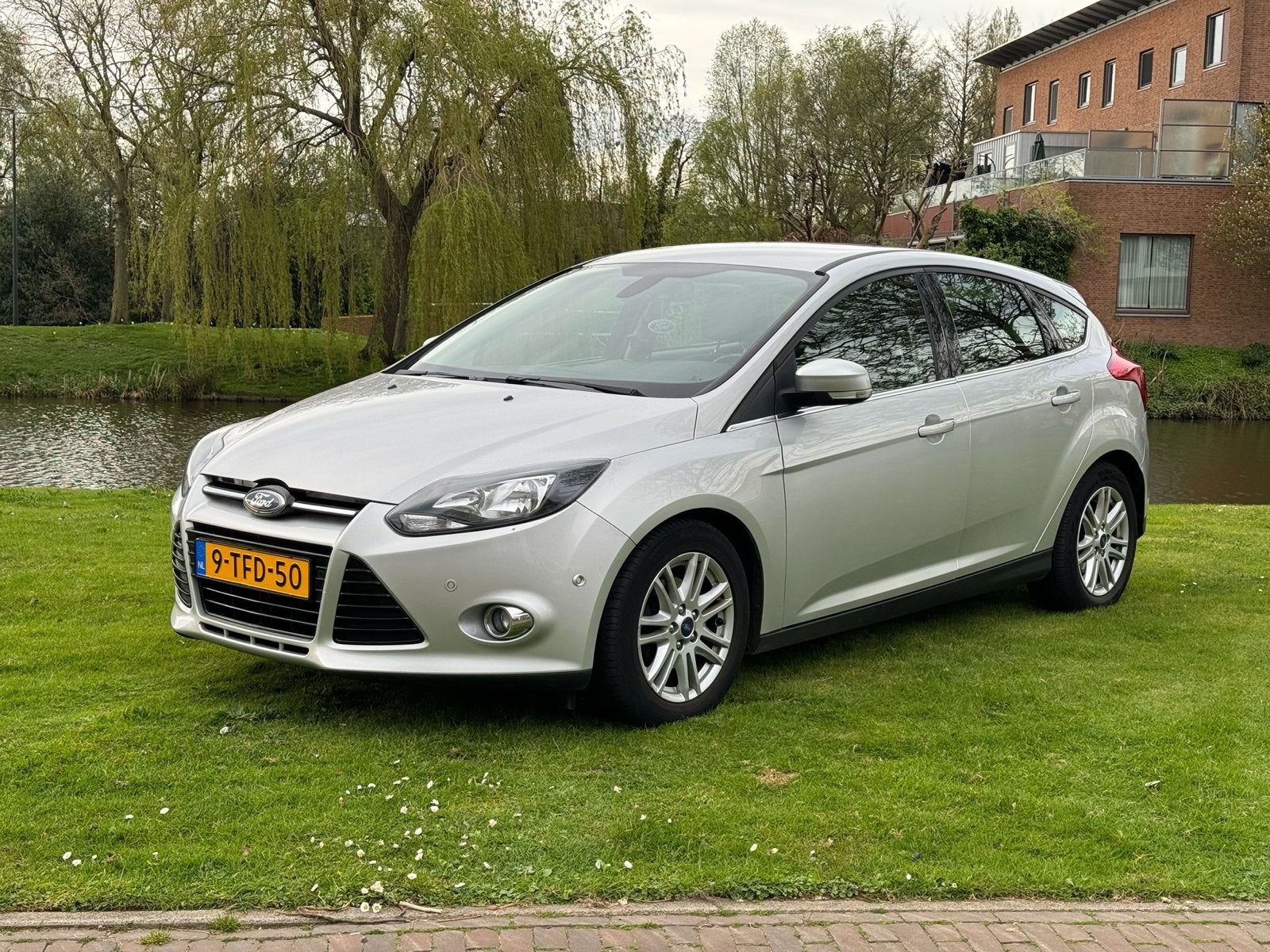 Ford Focus 1.0 Titanium Ecoboost Grijs, Auto's, Ford, Particulier, Focus, ABS, Airbags, Airconditioning, Automatische klimaatregeling