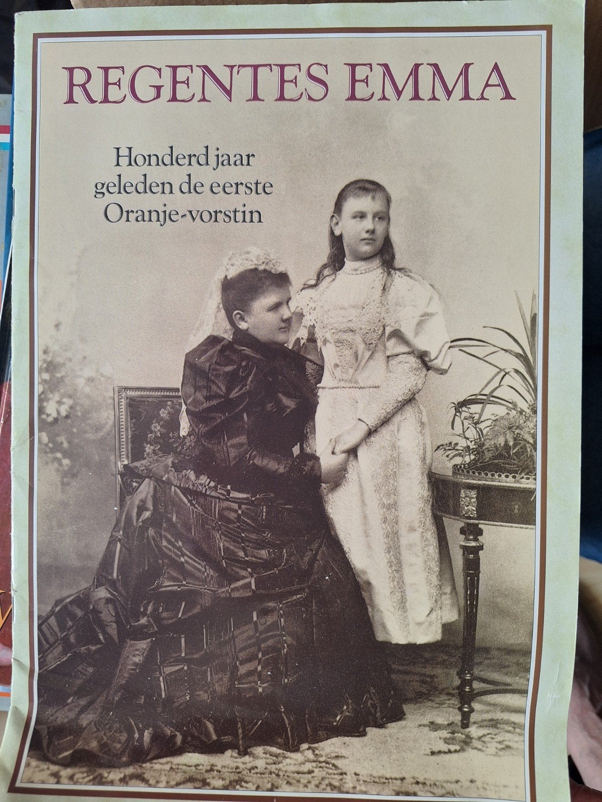 2 verhuisdozen vol Koningshuis boeken en spullen, Ophalen, Gebruikt, Nederland, Tijdschrift of Boek