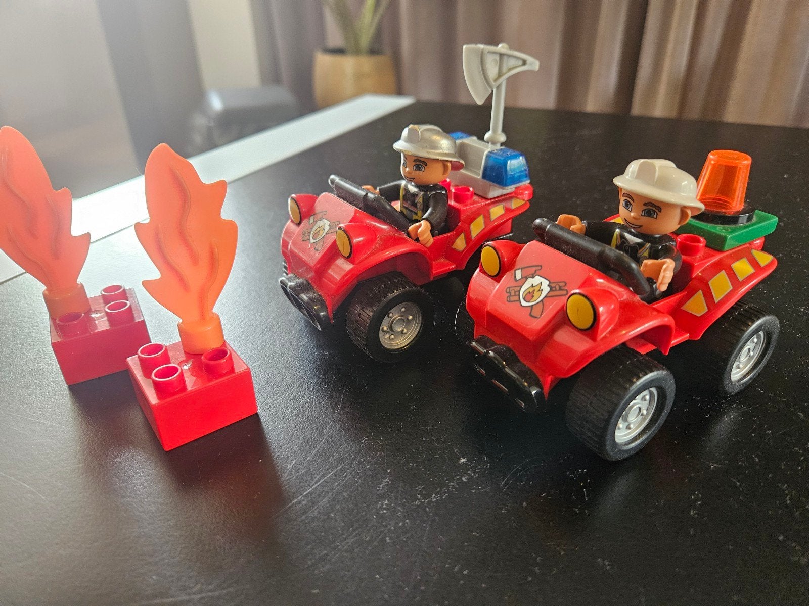 Lego Duplo Brandweer Quads met Brandweermannen en Vlammen, Ophalen, Gebruikt