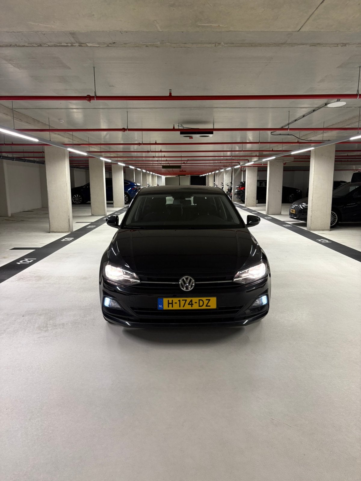 Volkswagen Polo 1.0 TSI 95pk 2020 Zwart, Auto's, Voorwielaandrijving, 95 pk, 1055 kg, Origineel Nederlands