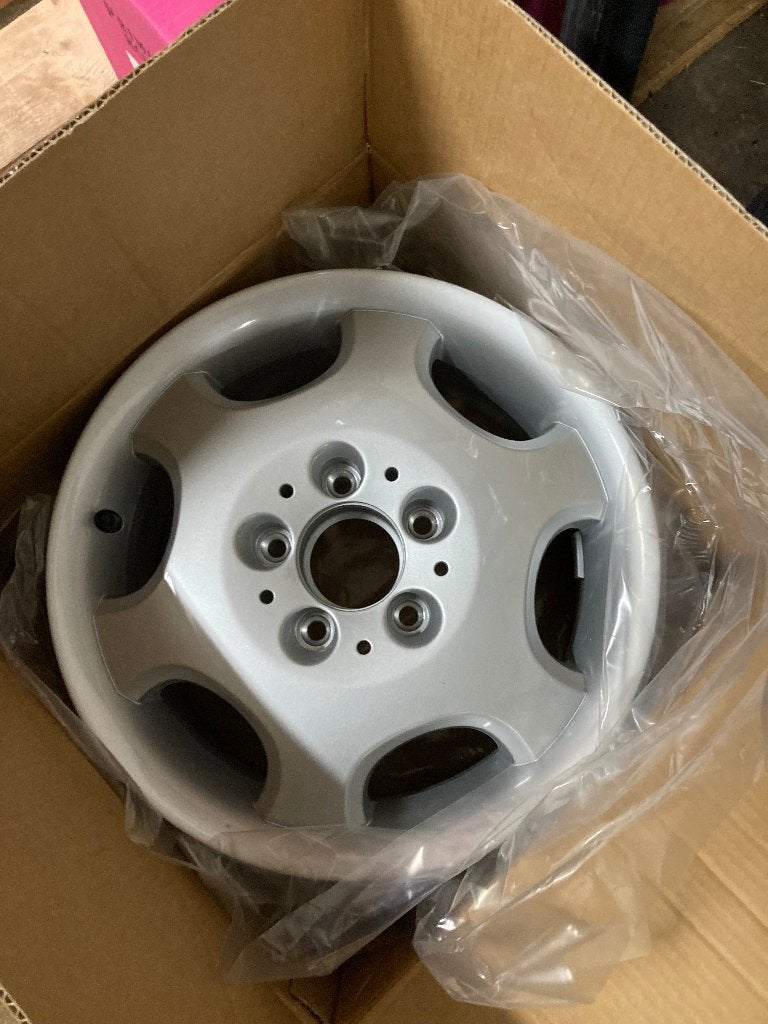 Mercedes W202 set NOS velgen., Ophalen, 15 inch, Velg(en), Nieuw