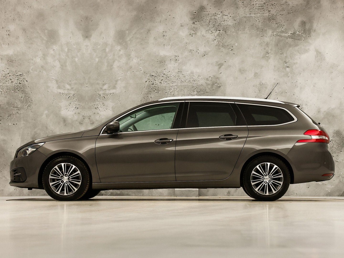Peugeot 308 SW 1.2 PureTech Allure Sport (VIRTUAL COCKPIT, A, Auto's, Voorwielaandrijving, 12 maanden, Gebruikt, 1199 cc