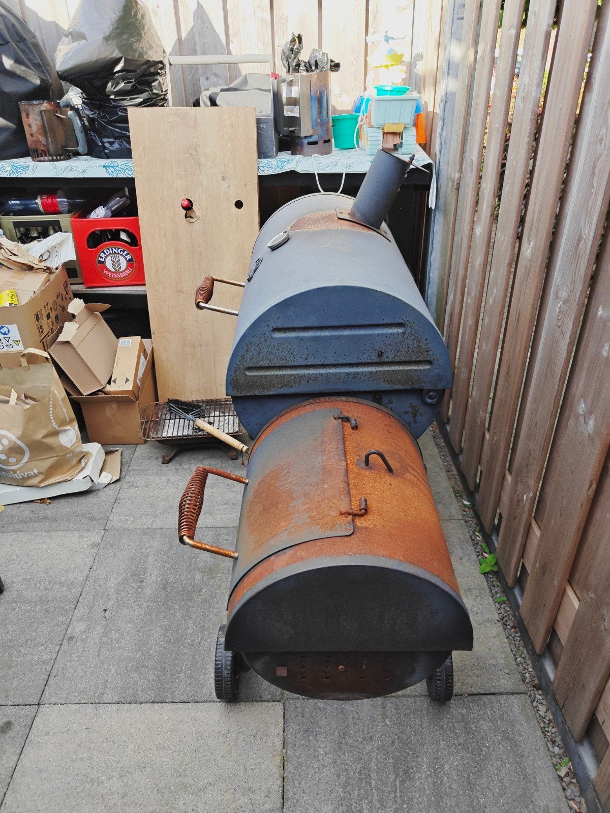 Grote BBQ Smoker met wielen, Ophalen, Gebruikt, Jamestown Grill