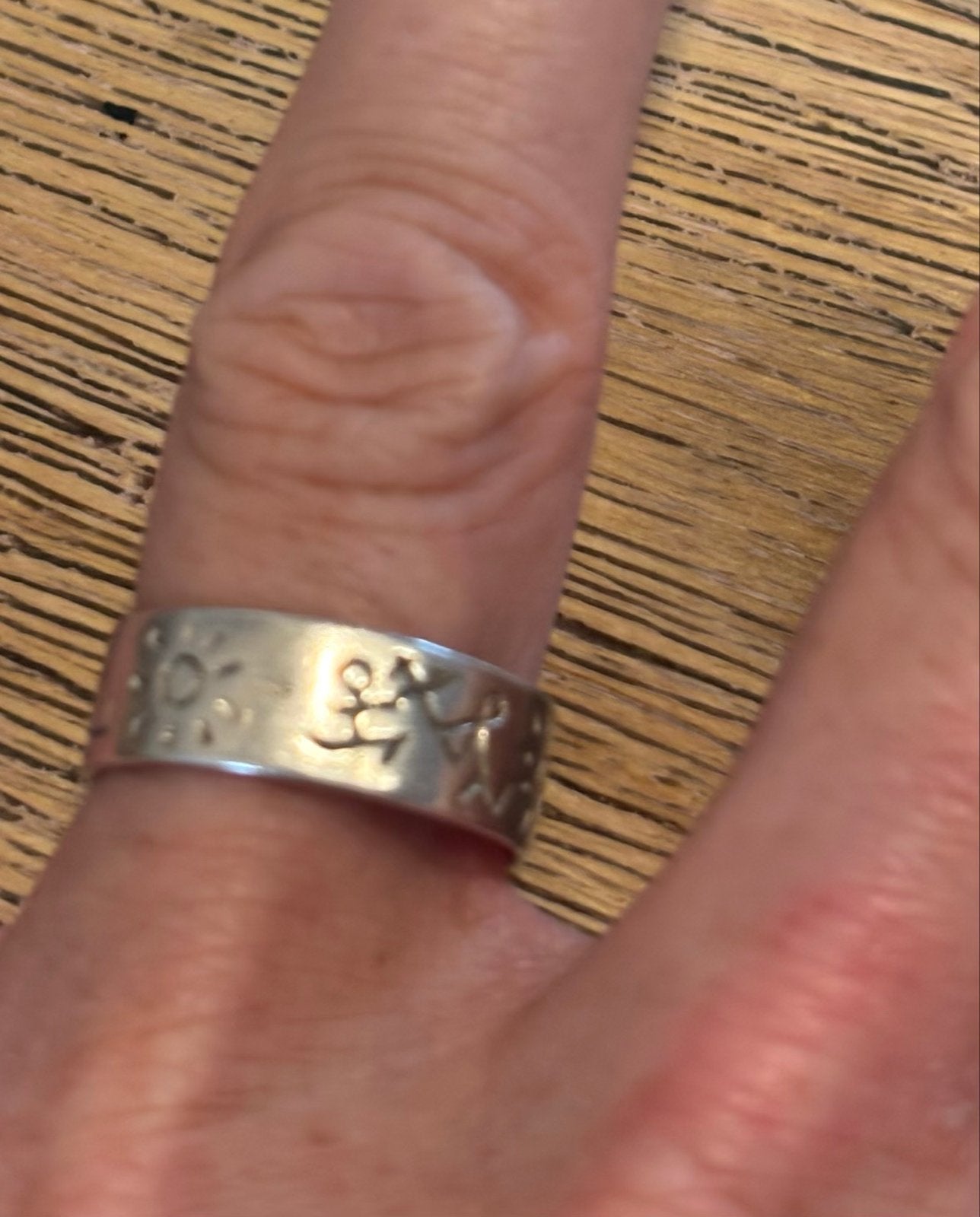Brede zilveren ring met tribale/boho ingegraveerde symbolen, Sieraden, Tassen en Uiterlijk, Ringen, Ophalen of Verzenden, Dame