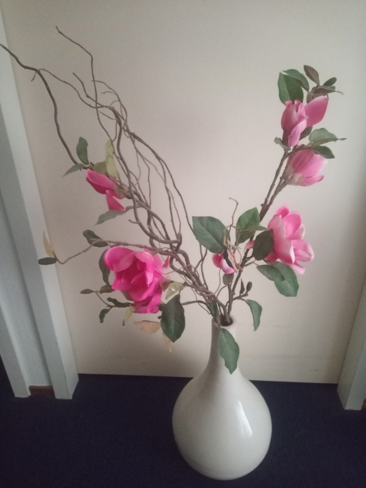 DROOG BLOEMEN IN EEN WITTE VAS, Ophalen