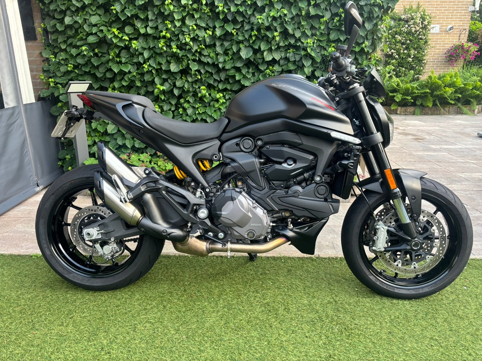 Ducati Monster 937+ (2024), Motoren, Motoren | Ducati, 2 cilinders, Occasion, Motorrijbewijs A, Particulier