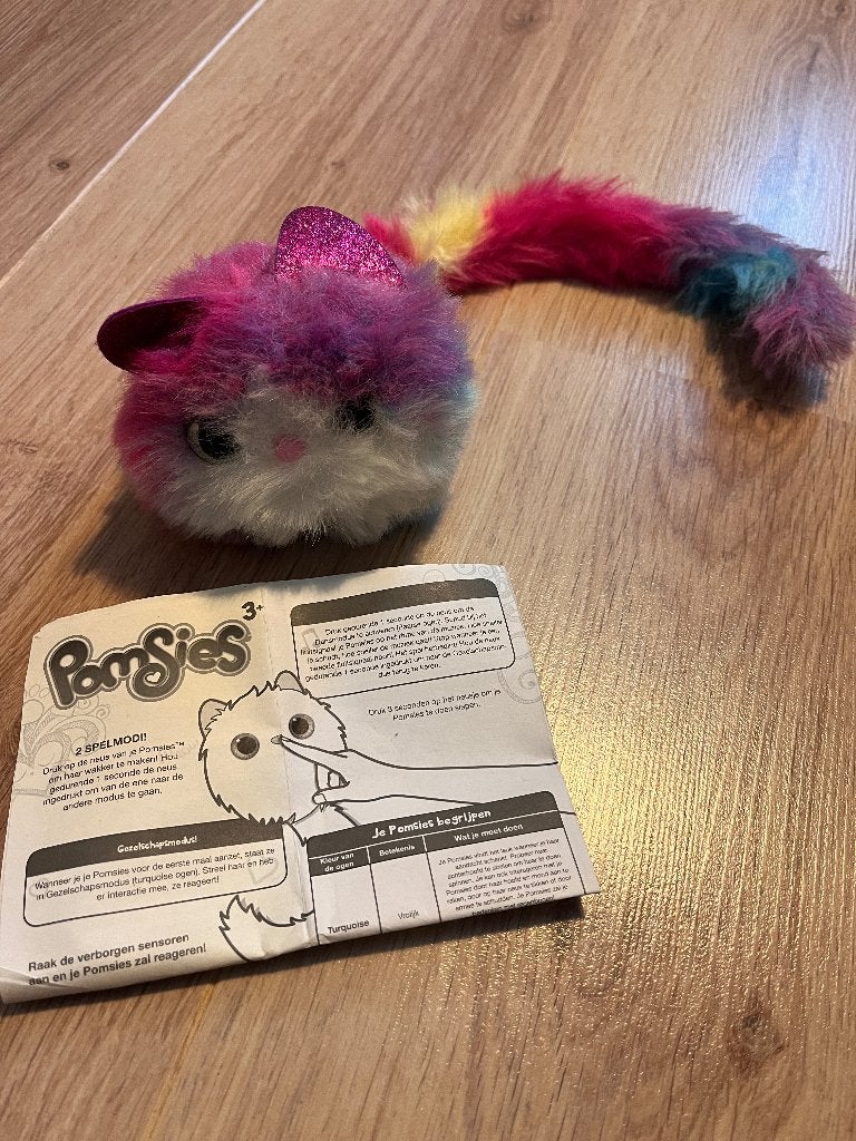 Pomsies kat knuffel, Overige merken, Overige karakters, Ophalen of Verzenden, Zo goed als nieuw