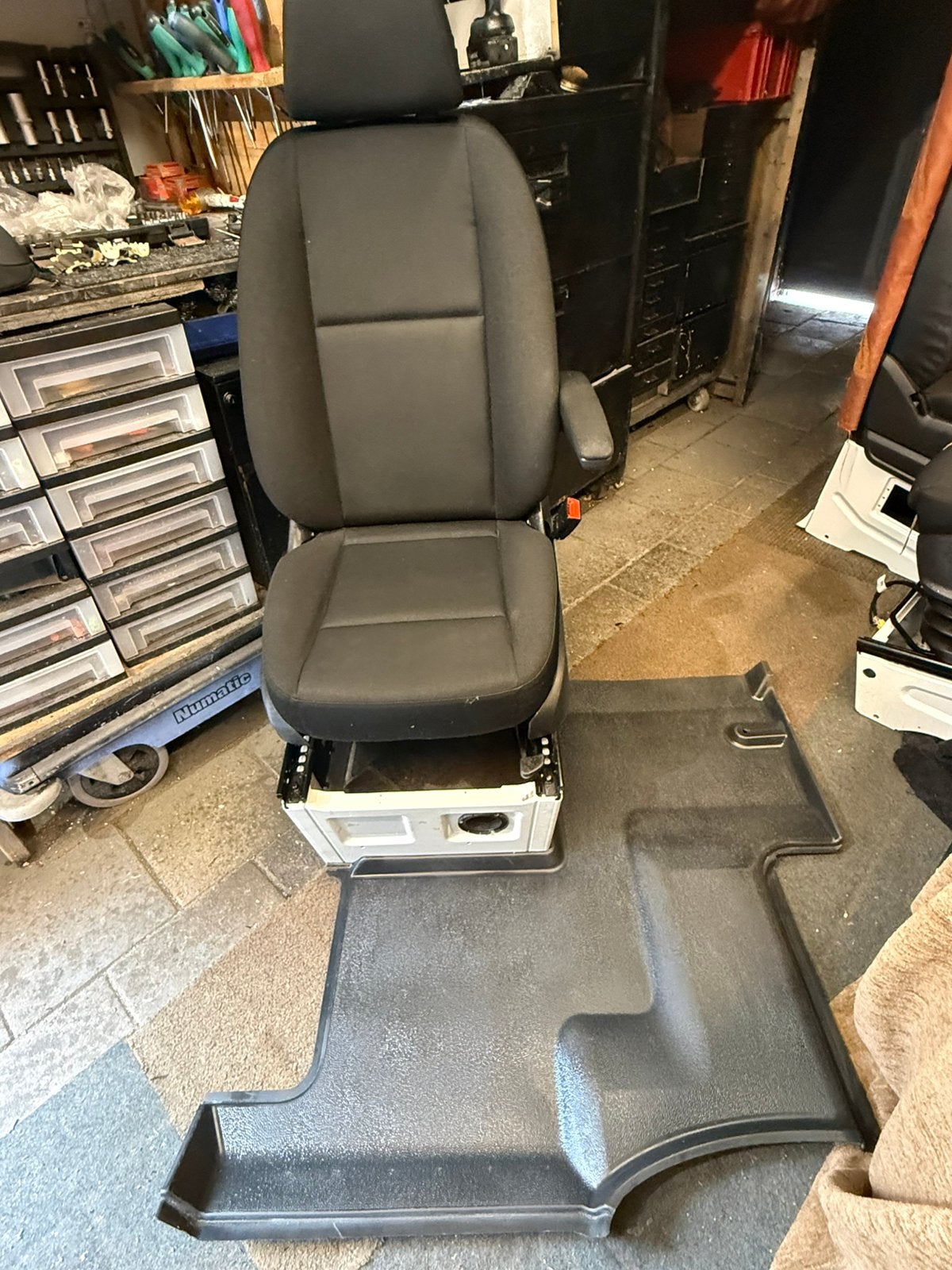 Nette bijrijdersstoel met armleuning voor sprinter 907/910, Auto-onderdelen, Interieur en Bekleding, Ophalen, Gebruikt, Mercedes-Benz